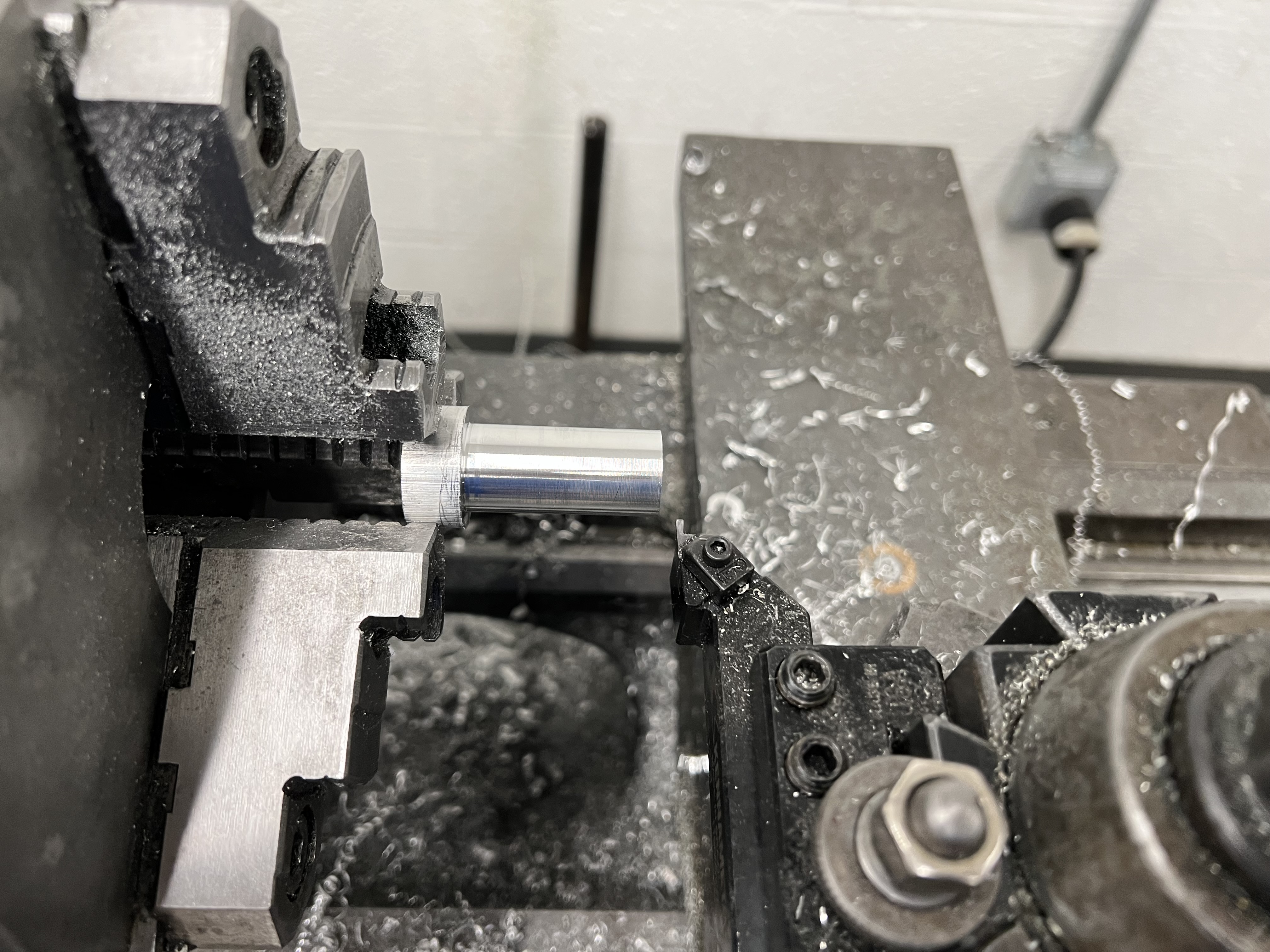 Turning operation with cutting fluid